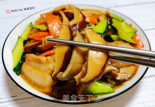 香菇炒五花肉#五花肉#的做法步骤：13