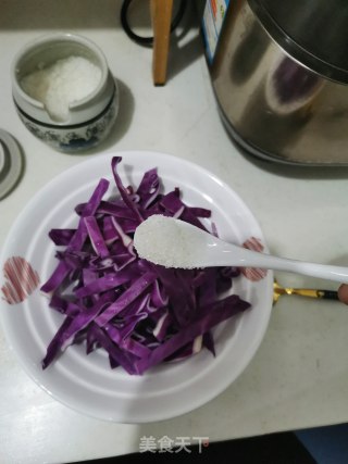凉拌紫甘蓝的做法步骤：2