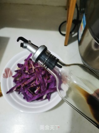 凉拌紫甘蓝的做法步骤：5