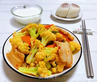 花菜炒五花肉#五花肉#的做法步骤：11
