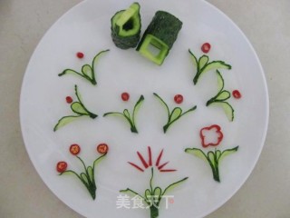 简单盘饰之黄瓜的做法步骤：1