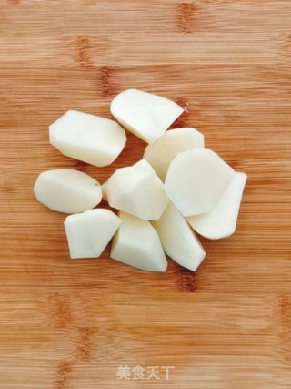 土豆炖牛肉的做法步骤：2