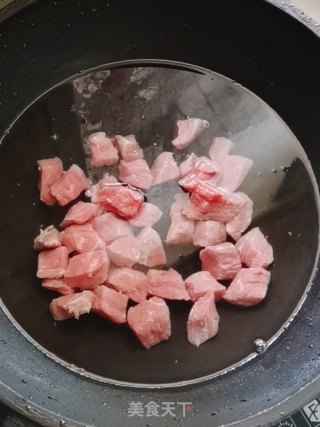 土豆炖牛肉的做法步骤：3