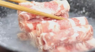 土豆肥牛盖饭的做法步骤：1