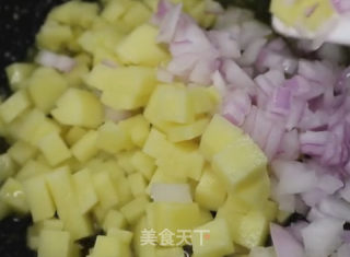土豆肥牛盖饭的做法步骤：5