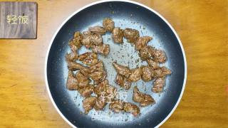 黑椒土豆牛肉，黑椒配牛肉，下饭好搭档！！的做法步骤：5