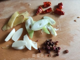 洋葱尖椒炒鸡丁的做法步骤：8