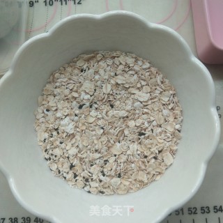 超好吃的低脂黑全麦鸡扒汉堡的做法步骤：4