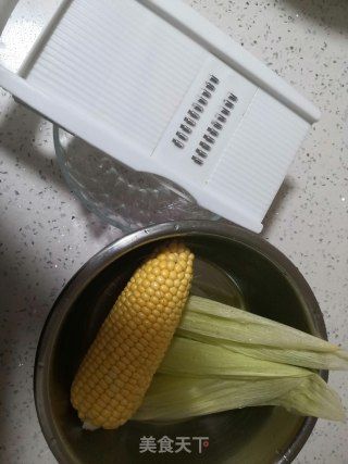 玉米饼的做法步骤：1
