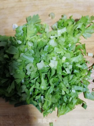 蒜蓉粉丝蒸虾的做法步骤：1