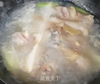 酱烧鸡腿的做法步骤：2