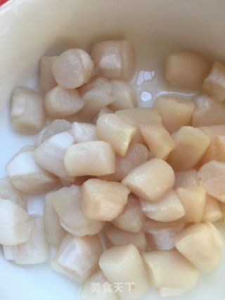 鲜贝鸡蛋丝瓜汤的做法步骤：3