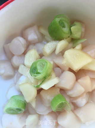 鲜贝鸡蛋丝瓜汤的做法步骤：5