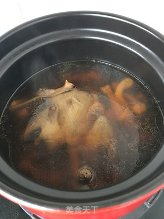 姬松茸炖鸽子的做法步骤：11