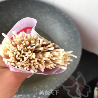竹荪鸽汤参苗面的做法步骤：3