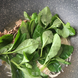 竹荪鸽汤参苗面的做法步骤：6