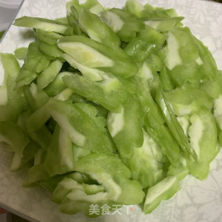 冰镇苦瓜的做法步骤：2
