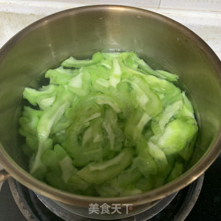 冰镇苦瓜的做法步骤：4