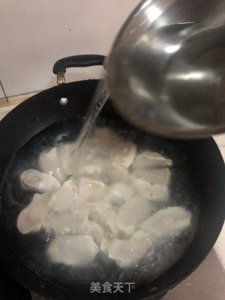 清汤蘸水饺的做法步骤：2
