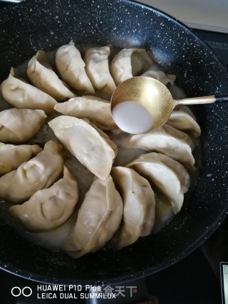 冰花煎饺的做法步骤：6