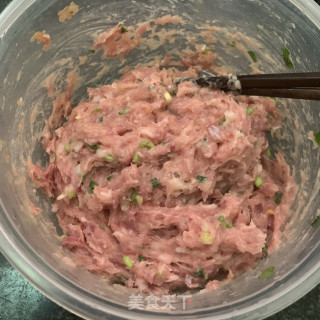 肉末炒南瓜的做法步骤：1