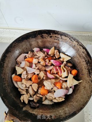 杂蔬焖鸡的做法步骤：9