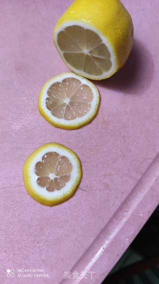 西瓜蝶豆花饮的做法步骤：2