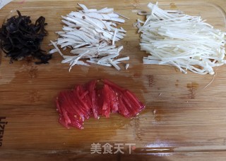 酸辣汤的做法步骤：2
