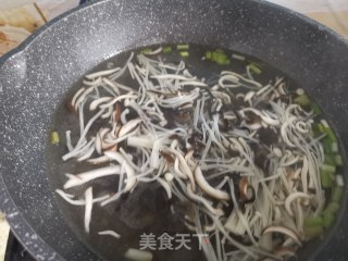 酸辣汤的做法步骤：6
