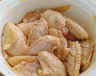 可乐鸡翅的做法步骤：1