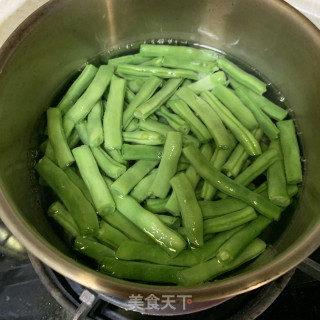 榄菜炒豆角的做法步骤：3