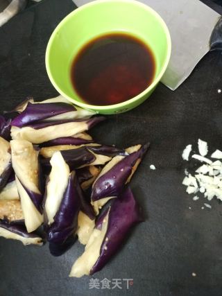 糖醋茄子的做法步骤：2