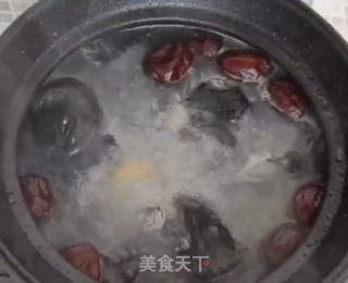 乌鸡汤的做法步骤：2