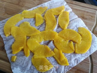黄桃面包的做法步骤：6