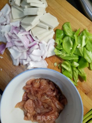 辣炒千叶豆腐的做法步骤：1