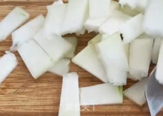 番茄冬瓜汤的做法步骤：1