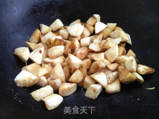红烧杏鲍菇胡萝卜的做法步骤：4