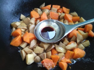 红烧杏鲍菇胡萝卜的做法步骤：8