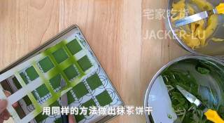 巧克力夹心薄饼又称“白色恋人”，入口酥脆，满满甜蜜。的做法步骤：7