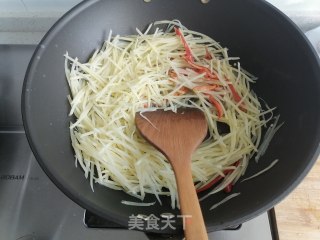红椒土豆丝的做法步骤：4