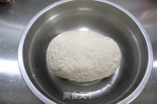 鸡蛋圆白菜褐麦饺子的做法步骤：3