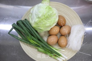 鸡蛋圆白菜褐麦饺子的做法步骤：4