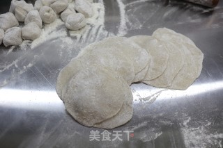 鸡蛋圆白菜褐麦饺子的做法步骤：10