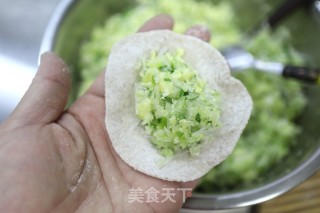 鸡蛋圆白菜褐麦饺子的做法步骤：11
