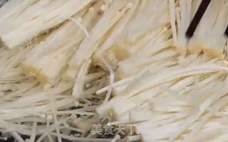 速拌金针菇的做法步骤：1
