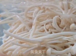 速拌金针菇的做法步骤：2