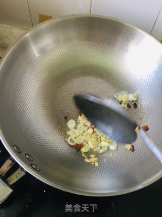 芹菜浆水面的做法步骤：2