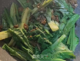 豆豉鲮鱼油麦菜的做法步骤：7