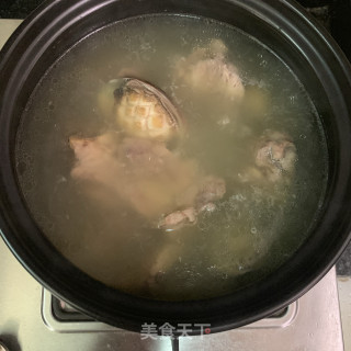青橄榄煲筒骨鲍鱼的做法步骤：7