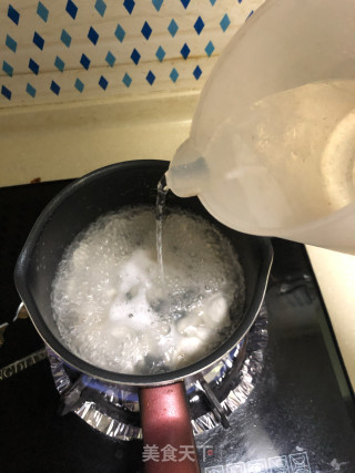 清红汤两味一口饺的做法步骤：3